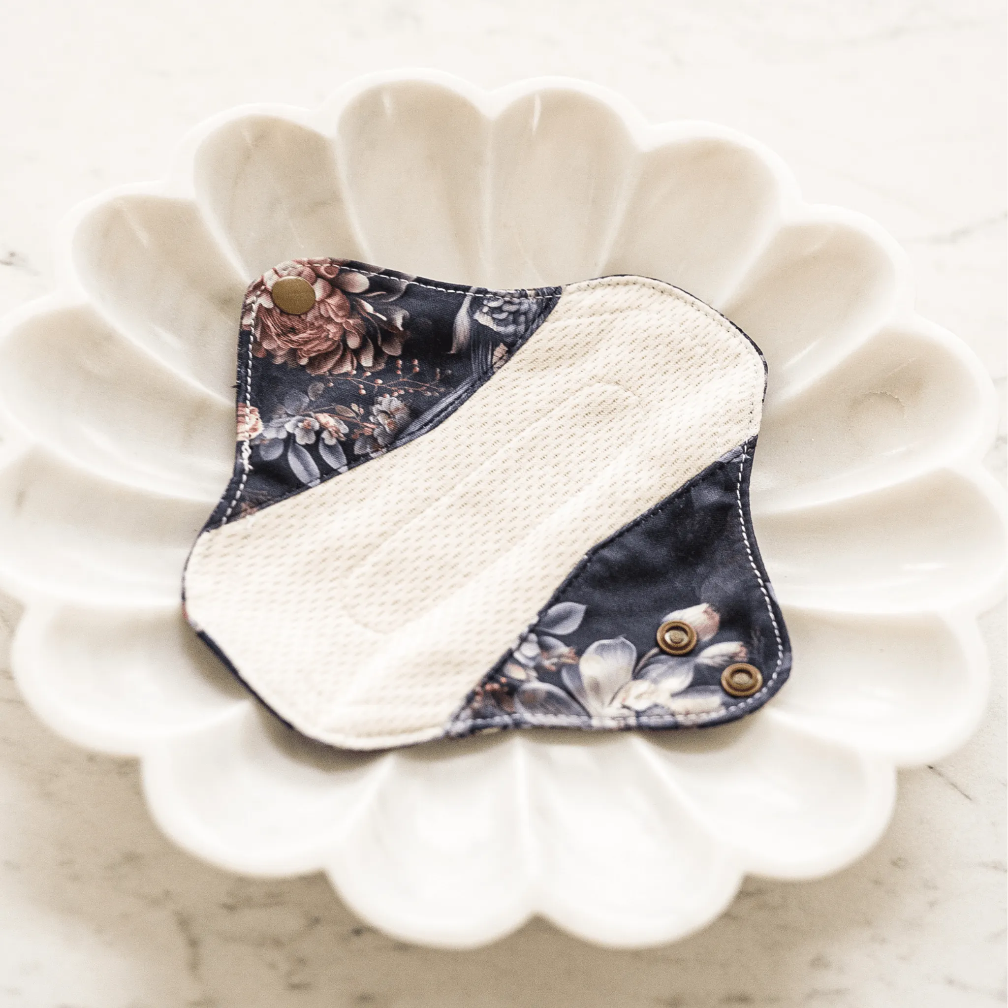 Secret Garden Reusable pad -Light