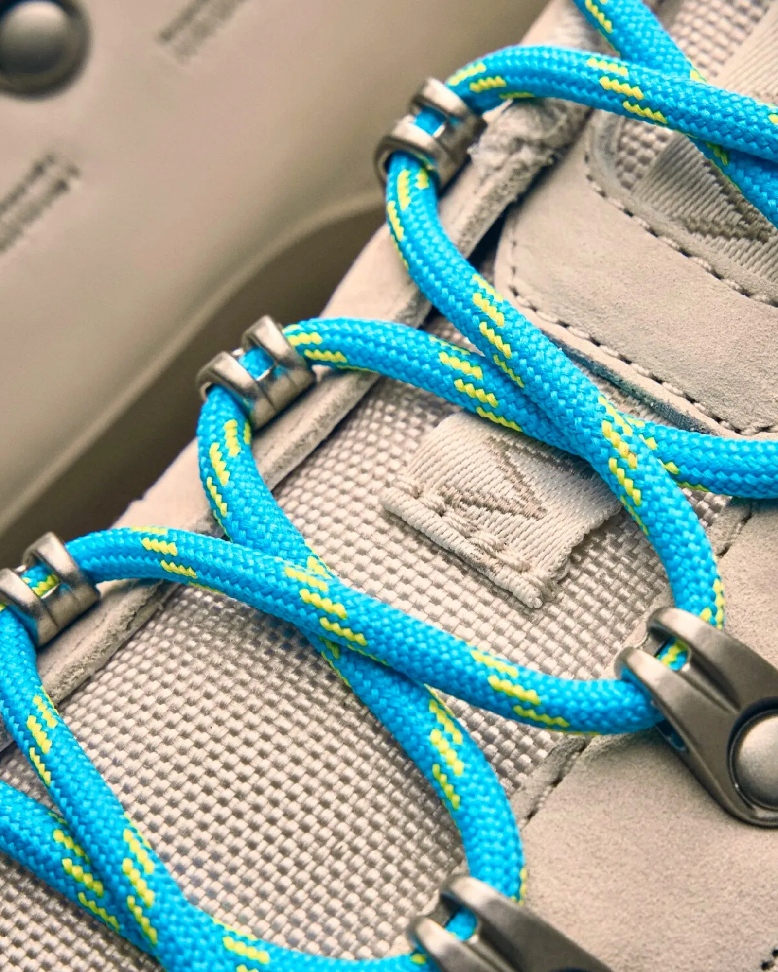 Tor Summit Oat Milk / Oxford Tan Running Shoes